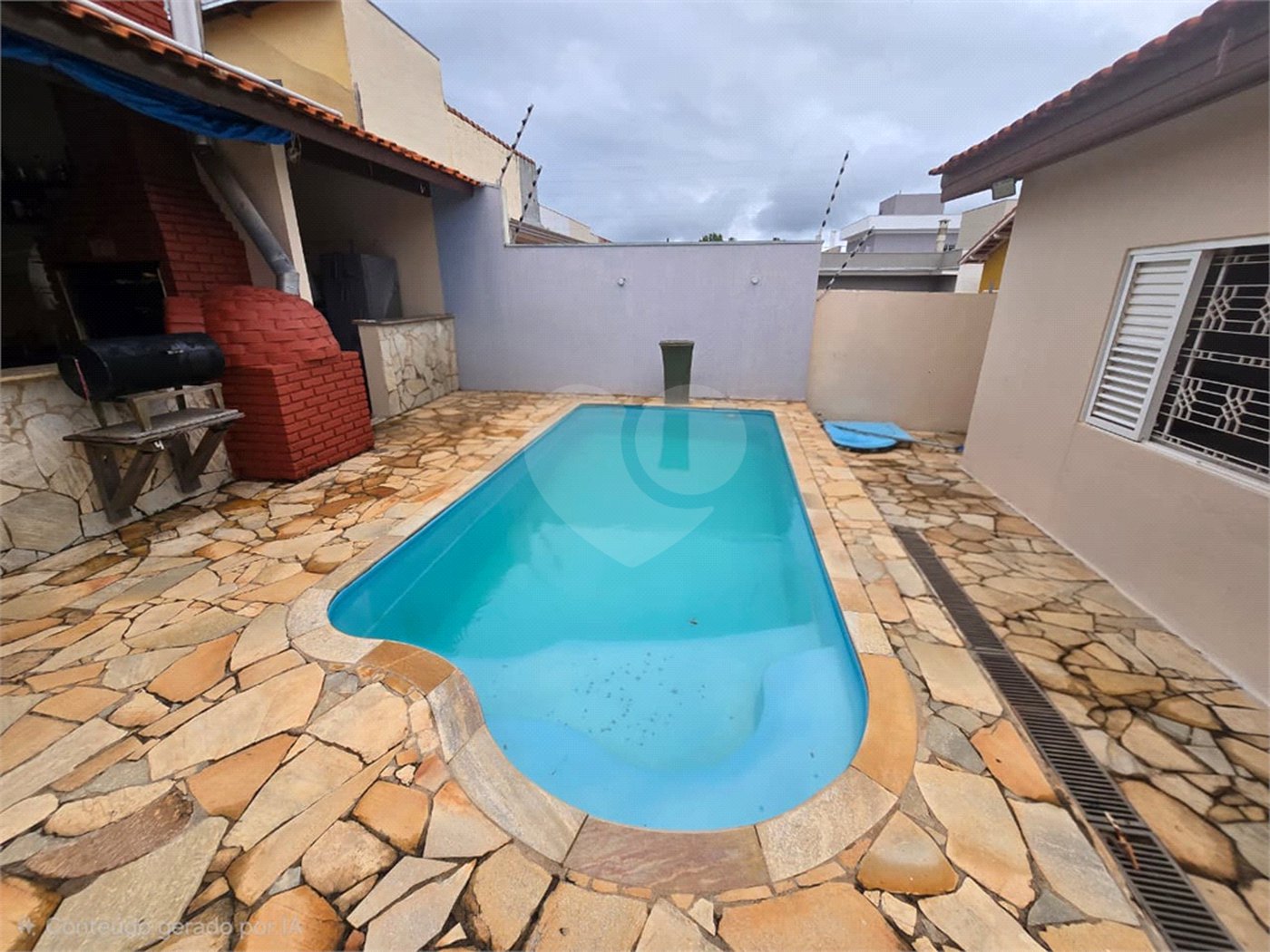 Casa à venda com 3 quartos, sendo 1 suíte,  em Jardim Shangri-lá, Itapetininga, SP