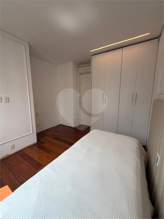 Apartamento à venda com 4 quartos, sendo 3 suítes, em Itaim Bibi, São Paulo, SP