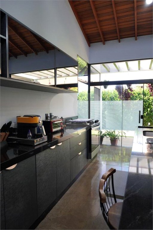 Casa à venda com 4 quartos, sendo 2 suítes, no condomínio Primavera, Salto - SP