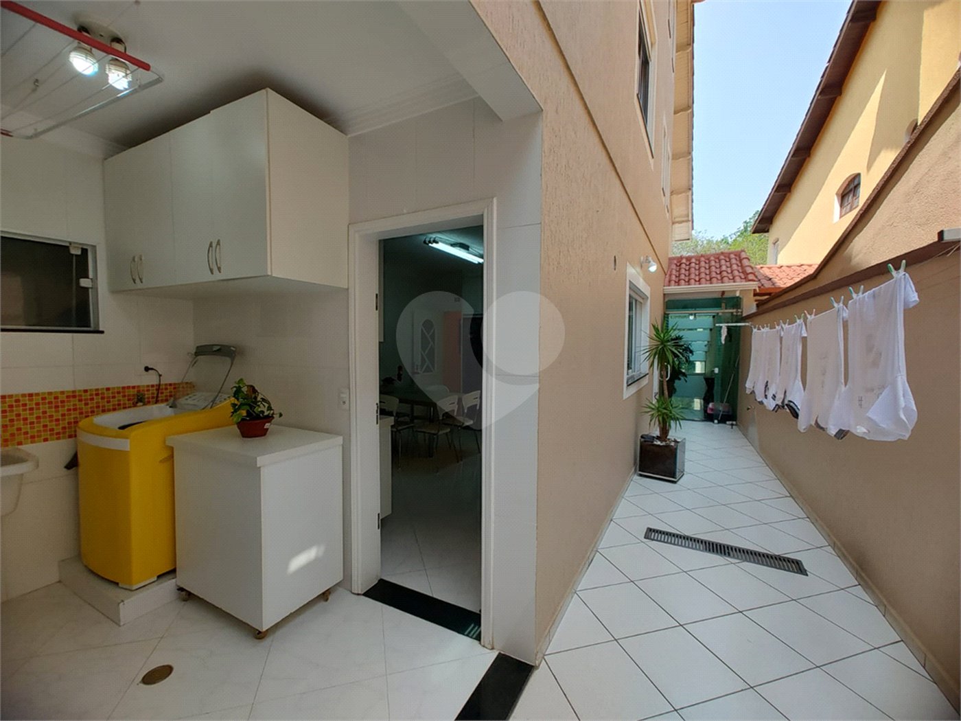 Sobrado à venda com 3 quartos, sendo 1 suíte, em Jardim Pinheiros, São Paulo, SP