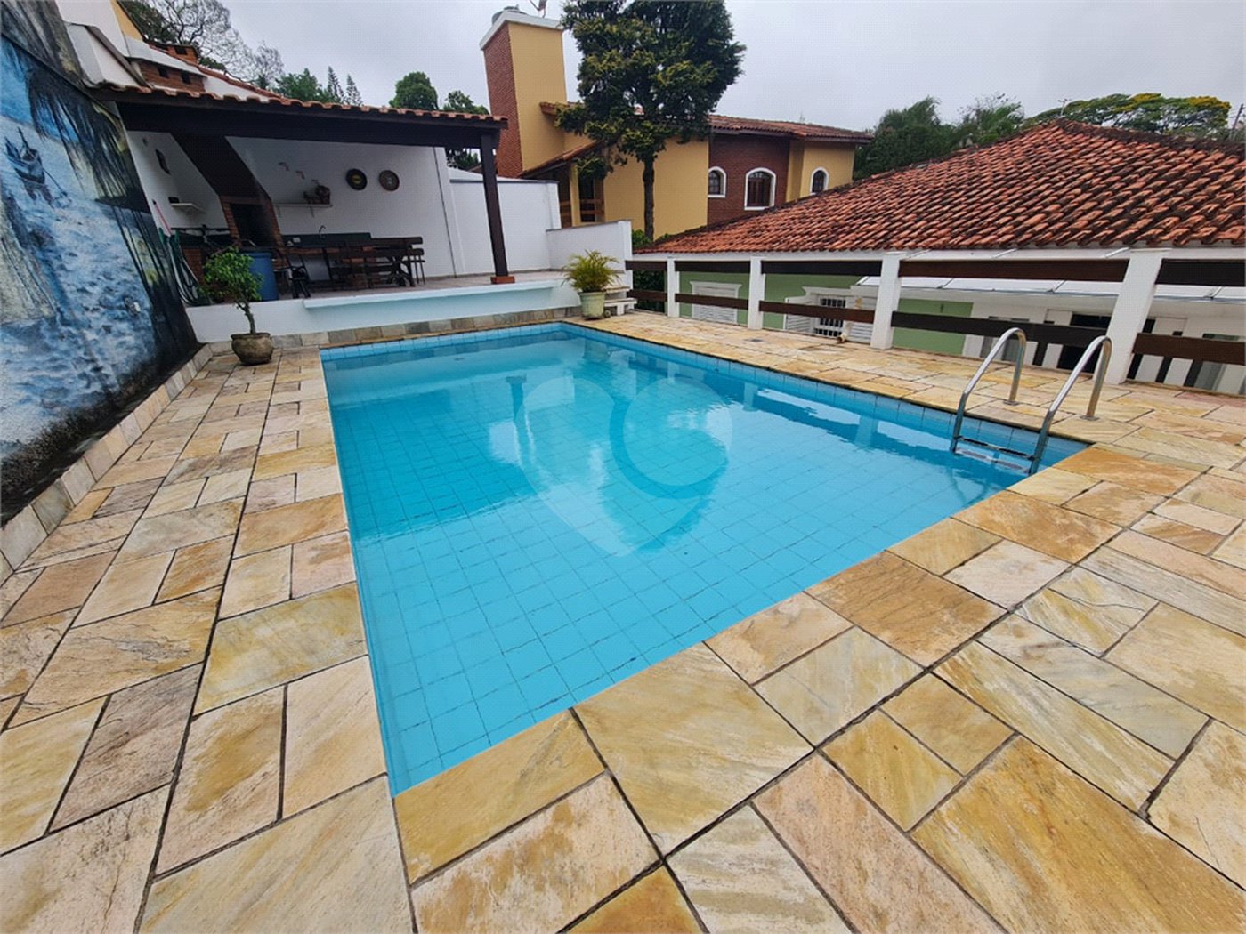 Casa Térrea à venda com 4 quartos, sendo 1 suíte, em Interlagos, São Paulo, SP