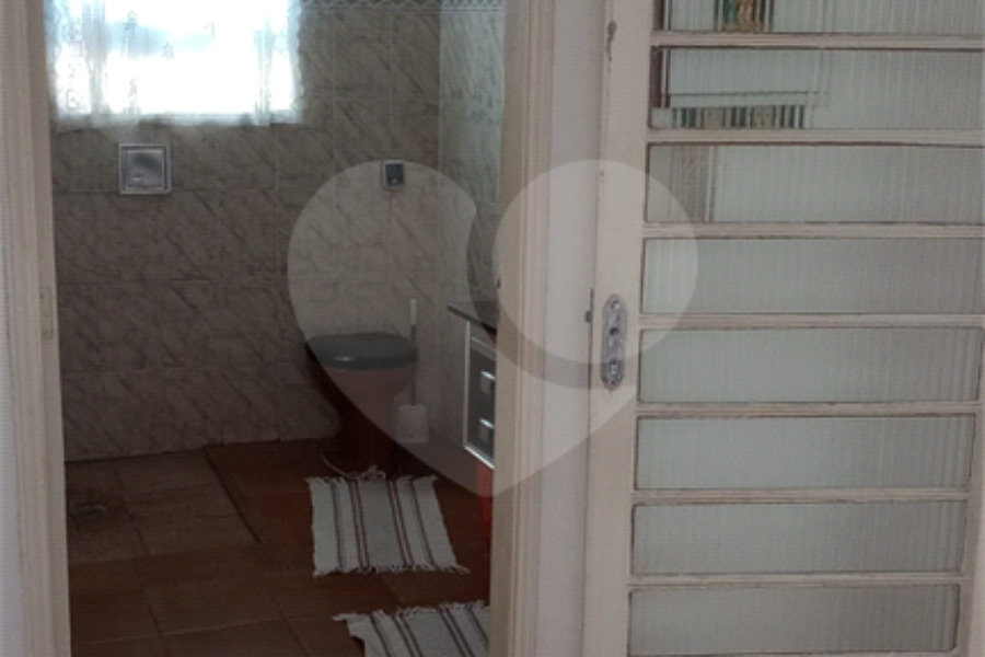Casa à venda com 3 quartos, sendo 1 suíte,  em Parque Maria Domitila, São Paulo, SP