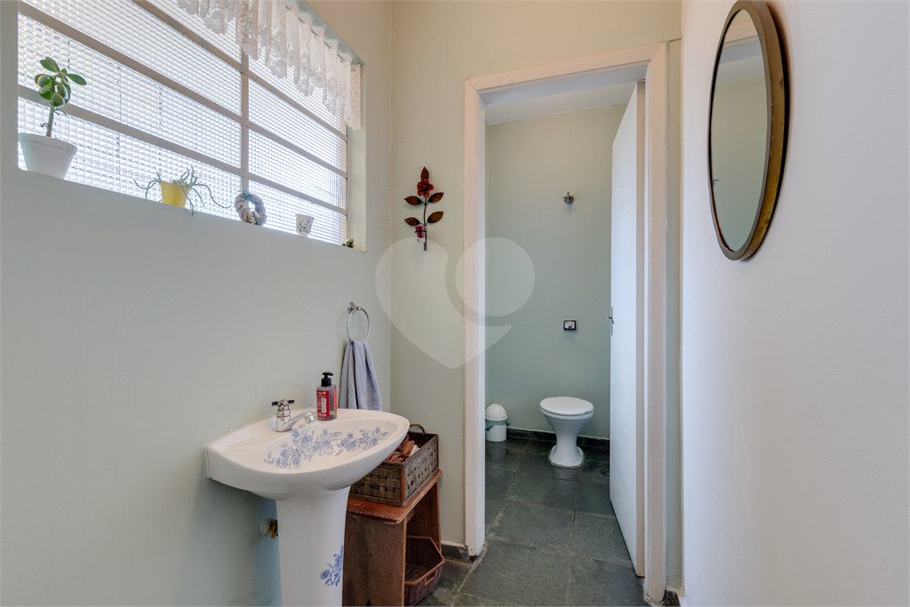 Casa Térrea à venda ou para alugar com 5 quartos, sendo 2 suítes,  em Jardim Prudência, São Paulo, SP