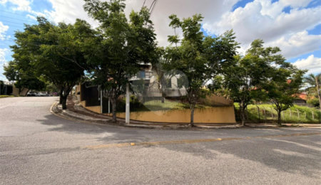 Sobrado à venda ou para alugar com 5 quartos, sendo 1 suíte, em Jardim Eltonville, Sorocaba, SP