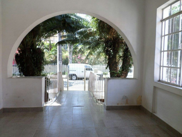Sobrado à venda com 6 quartos em Jardim Floresta, São Paulo, SP
