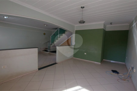 Sobrado à venda com 3 quartos, sendo 1 suíte, em Wanel Ville, Sorocaba, SP