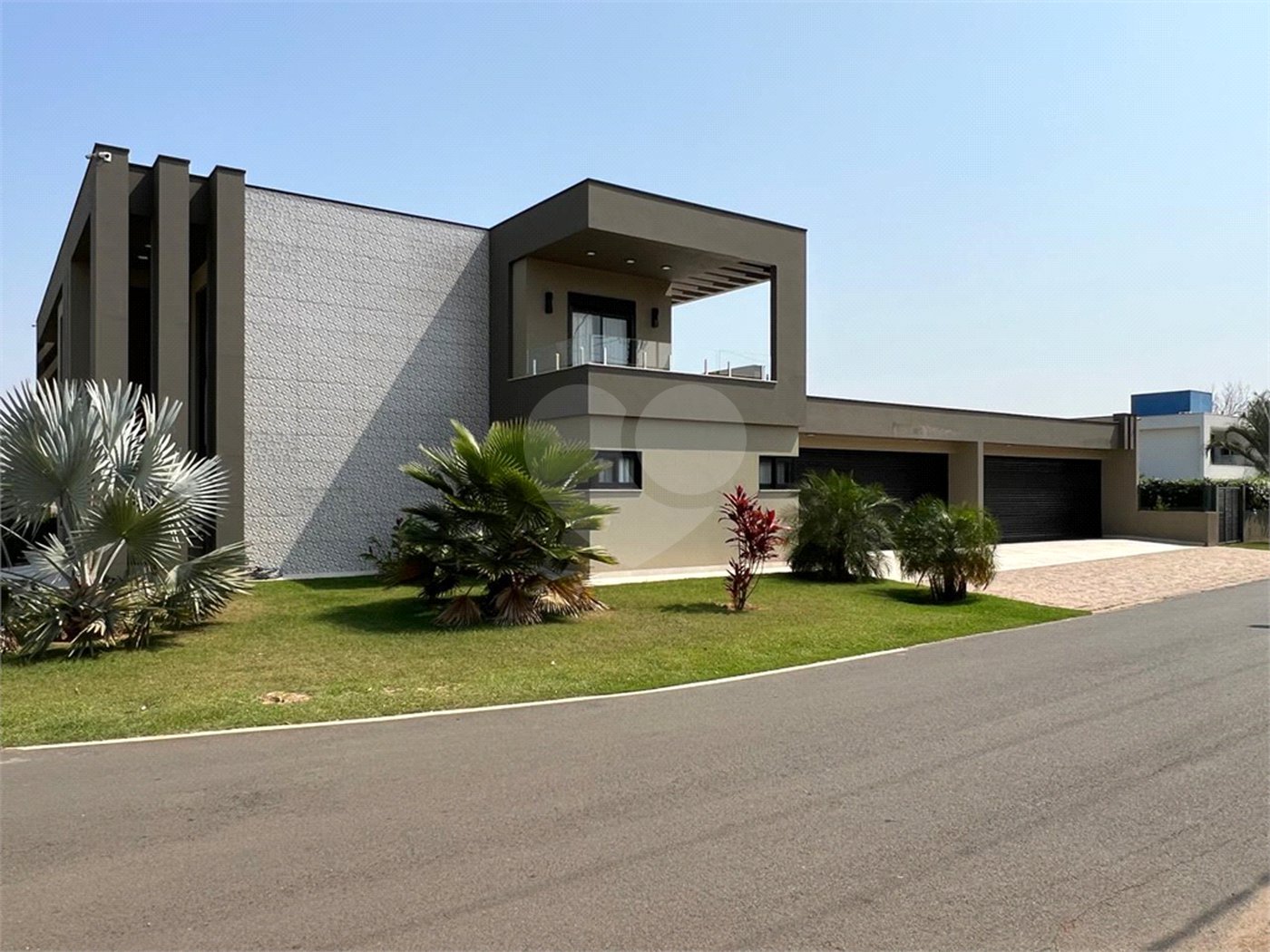 Casa à venda com 5 quartos, sendo 4 suítes, no condomínio Terras de Mont Serrat, Salto - SP