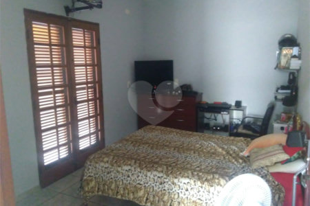 Sobrado à venda com 4 quartos, sendo 1 suíte,  em Jardim Pacaembu, Jundiaí, SP