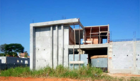 Casa à venda com 2 suítes no condomínio Ricieri, Mogi das Cruzes - SP