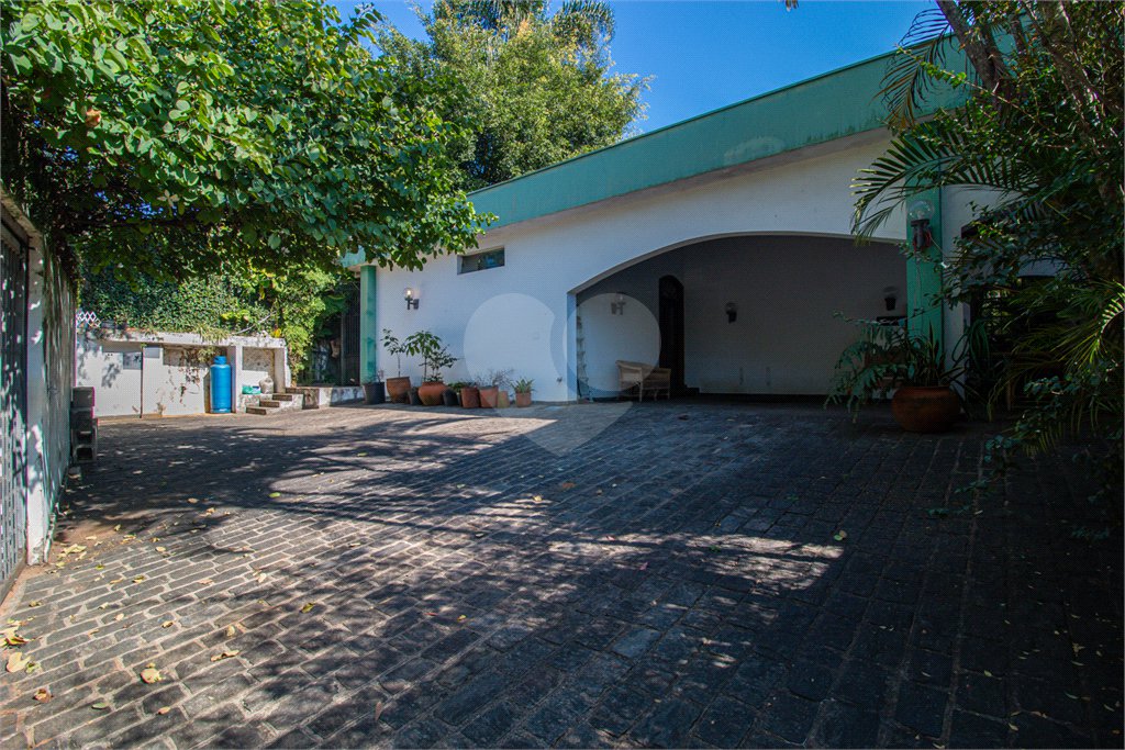 Casa à venda com 4 quartos, sendo 2 suítes, em Chácara Flora, São Paulo, SP