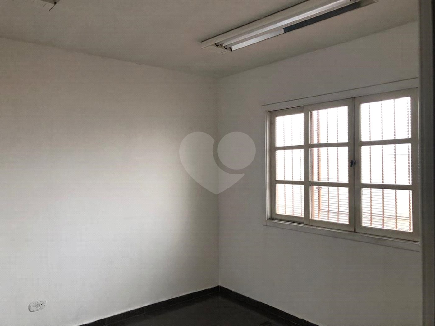 Casa à venda com 4 quartos, sendo 1 suíte,  em Jardim Rosa Maria, São Paulo, SP