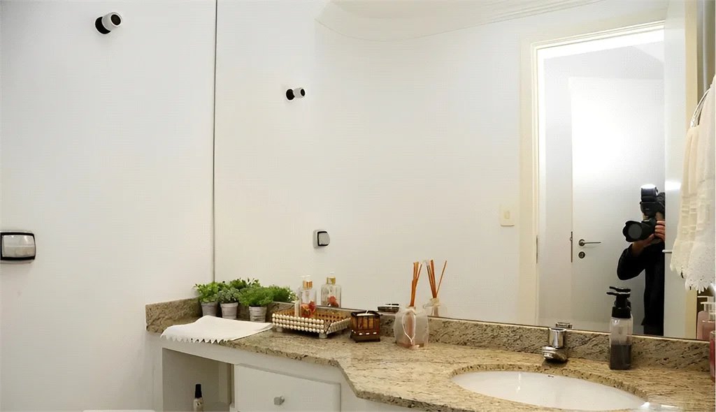 Apartamento à venda com 4 quartos, sendo 3 suítes, em Real Parque, São Paulo, SP