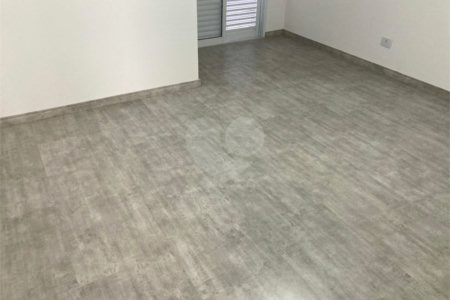 Sobrado à venda com 3 quartos, sendo 1 suíte,  em Jardim Alzira, São Paulo, SP