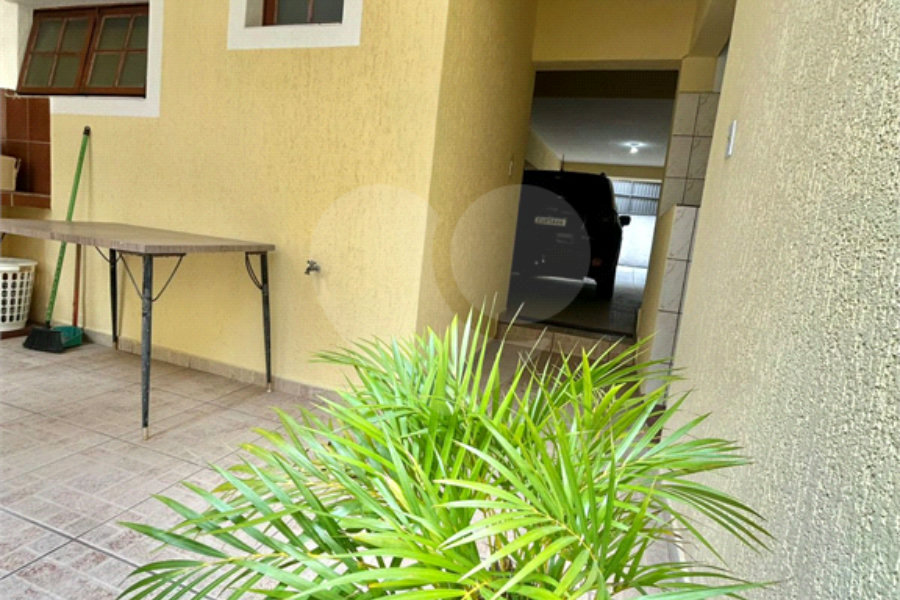 Sobrado à venda com 3 quartos, sendo 1 suíte, em Parada Inglesa, São Paulo, SP