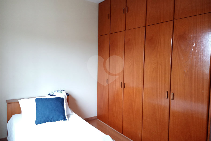 Sobrado à venda com 4 quartos em Horto, São Paulo, SP