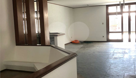 Sobrado à venda com 3 quartos, sendo 1 suíte,  em Vila Trujillo, Sorocaba, SP
