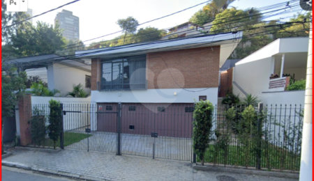 Casa à venda com 3 quartos, sendo 1 suíte, em Pinheiros, São Paulo, SP