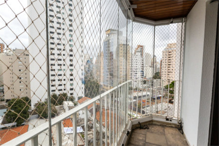 Apartamento para alugar com 3 suítes em Moema, São Paulo, SP
