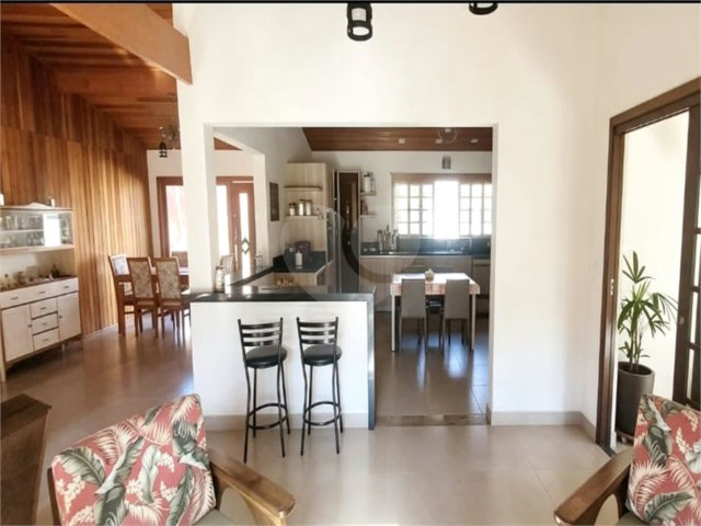 Casa à venda com 3 quartos, sendo 2 suítes,  em Mantiqueira, Mairiporã, SP