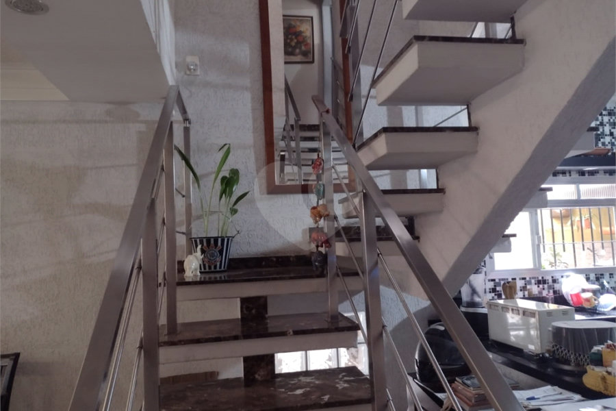 Casa à venda com 4 quartos, sendo 2 suítes, em Vila Gustavo, São Paulo, SP