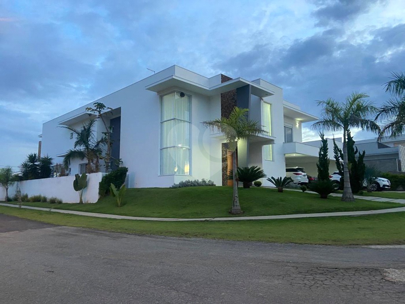 Casa à venda com 5 suítes no condomínio Residencial Fazenda Alta Vista, Salto de Pirapora - SP