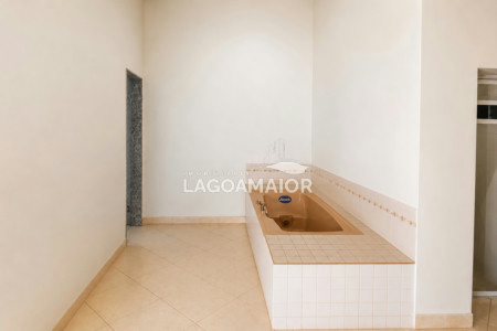 Casa à venda com 6 quartos, sendo 3 suítes,  em Santos Dumont, Três Lagoas, MS
