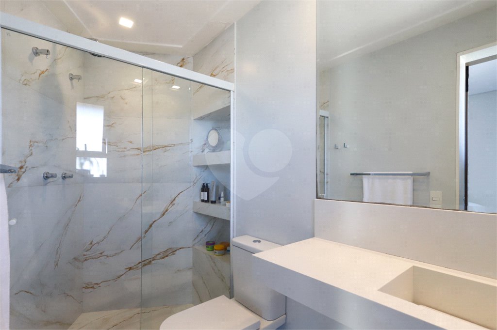 Apartamento à venda com 3 quartos, sendo 1 suíte,  em Vila Anastácio, São Paulo, SP