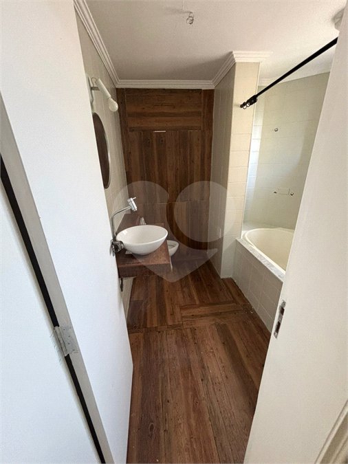 Apartamento à venda ou para alugar com 1 suíte em Vila Suzana, São Paulo, SP
