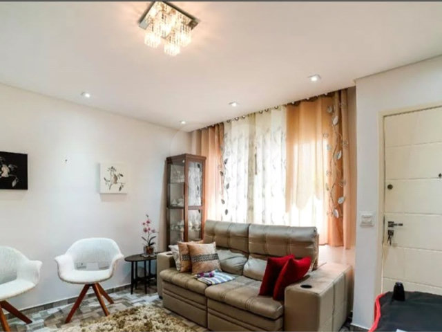 Casa à venda com 2 suítes no condomínio Lauro Korte, São Paulo - SP