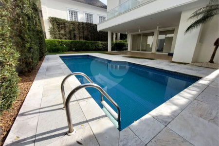 Casa à venda com 4 suítes no condomínio Residencial Morumbi, São Paulo - SP