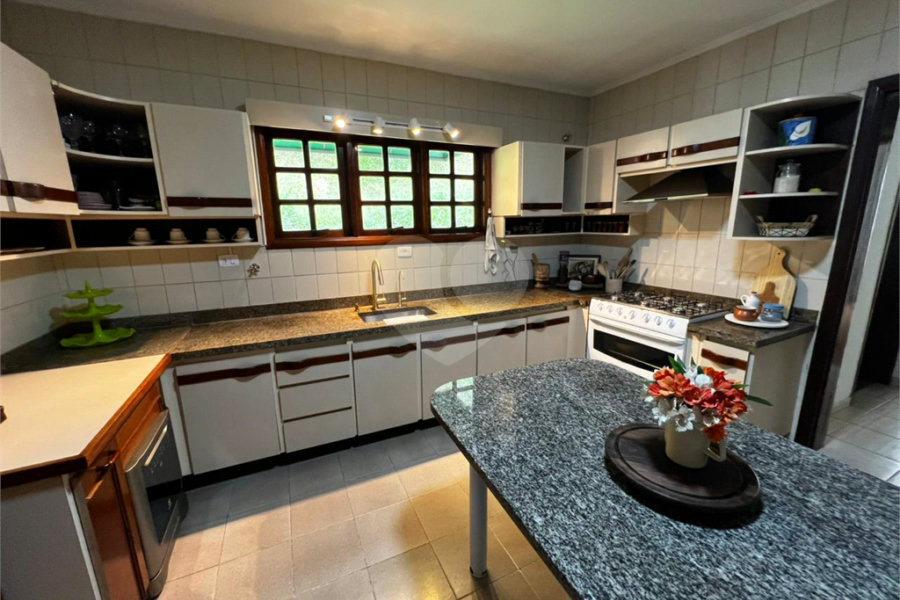 Casa à venda com 4 suítes no condomínio Alpes da Cantareira, Mairiporã - SP