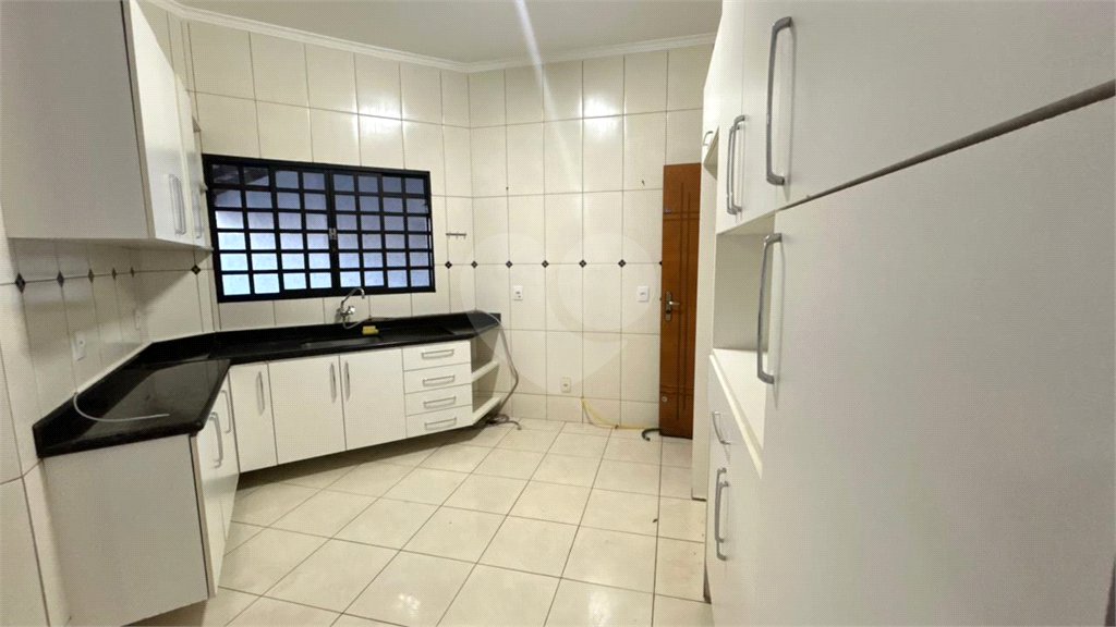 Casa à venda com 3 quartos, sendo 1 suíte,  em Ipê, Três Lagoas, MS