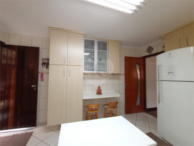 Sobrado à venda com 4 quartos, sendo 1 suíte,  em Jardim Prudência, São Paulo, SP