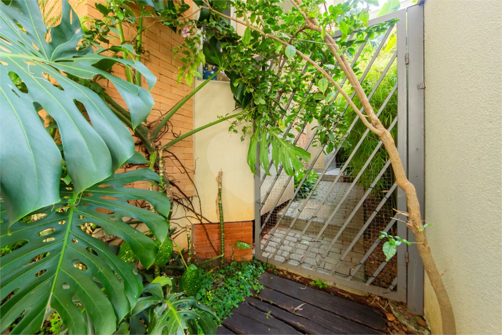 Casa à venda com 5 suítes no condomínio Solar dos Manacas, São Paulo - SP