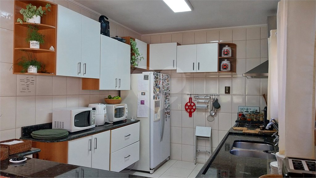 Casa Térrea à venda com 4 quartos, sendo 1 suíte,  em Parque dos Lagos, Mogi das Cruzes, SP
