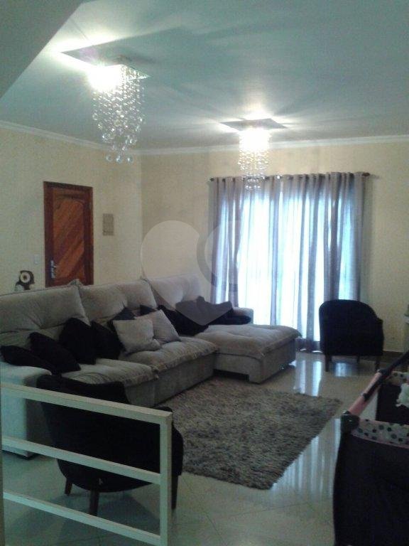 Sobrado à venda com 5 quartos, sendo 4 suítes, em Horto, São Paulo, SP