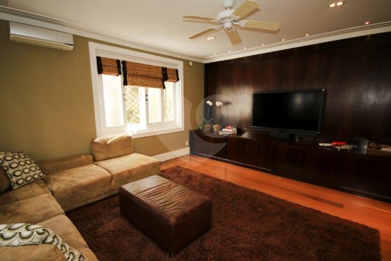 Casa à venda com 3 quartos, sendo 2 suítes,  em Vila Tramontano, São Paulo, SP