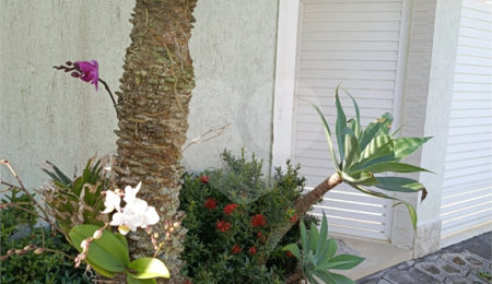 Casa à venda com 4 quartos, sendo 1 suíte, no condomínio Atlantico Sul, Rio de Janeiro - RJ