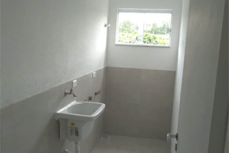Casa à venda com 4 suítes no condomínio Saint Thomás Rua Uruana,9, Carapicuíba - SP