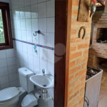 Casa à venda ou para alugar com 3 quartos, sendo 1 suíte,  no condomínio Parque Petrópolis 4 Secção, Mairiporã - SP