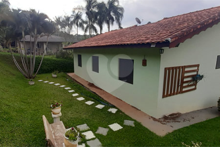 Casa em condomínio à venda com 3 quartos, sendo 1 suíte, no Centro, Bom Jesus dos Perdões, SP