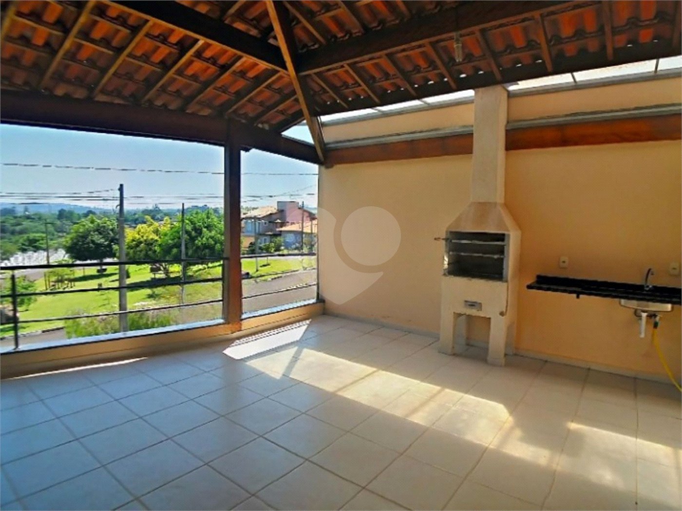Casa à venda com 3 suítes no condomínio Terras de São Francisco, Vinhedo - SP