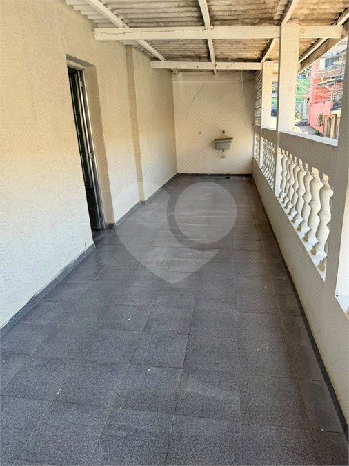 Sobrado à venda com 4 quartos em Vila Zat, São Paulo, SP