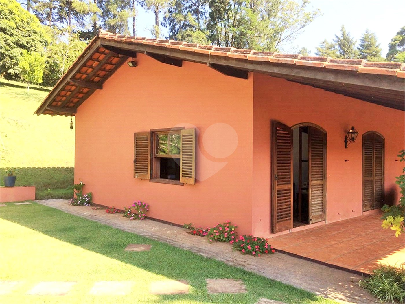 Casa em condomínio à venda ou para alugar com 4 quartos, sendo 2 suítes, em Caixa D´água, Vinhedo, SP