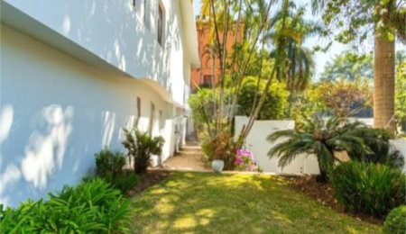 Casa à venda com 4 quartos, sendo 2 suítes,  em Vila Morumbi, São Paulo, SP