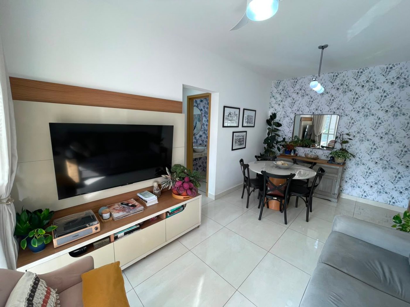 Apartamento com 2 dormitórios à venda, 74 m² por R$ 1.049.000,00 - Gonzaga - Santos/SP