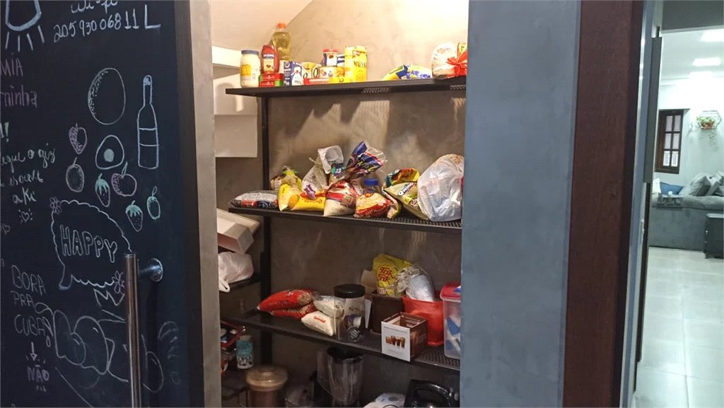 OPORTUNIDADE: SOBRADO REFORMADO NA GRANJA VIANA – AO LADO DO COLÉGIO ADVENTISTA