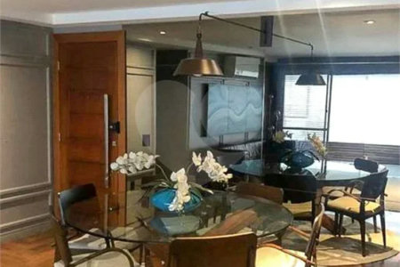 Apartamento 204 m² à Venda - Mooca, 4 suítes 4 vagas,Condominio Clube.