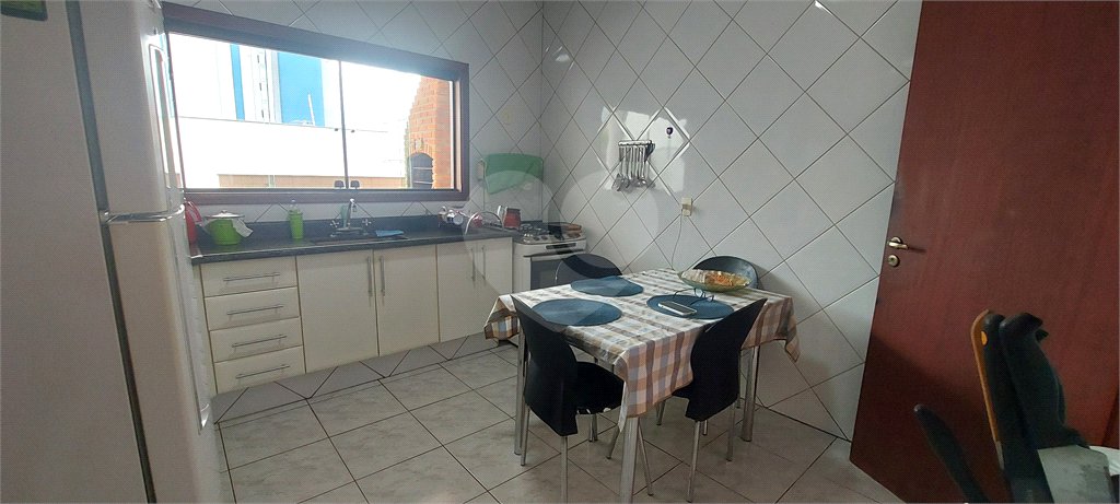 Sobrado à venda com 3 quartos, sendo 1 suíte, em Jardim Santa Rosália, Sorocaba, SP