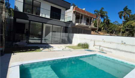 Casa Térrea à venda com 3 quartos, sendo 1 suíte,  em Serra da Cantareira, Mairiporã, SP